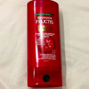 Garnier Fructis Colour Shield Protecting Conditioner Acai Berry UV Filter 621ml